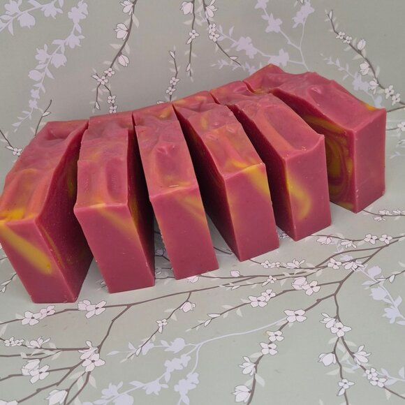 6 Handmade Raspberry Lemonade Soap Large Bars 4-5oz - Picture 4 of 4